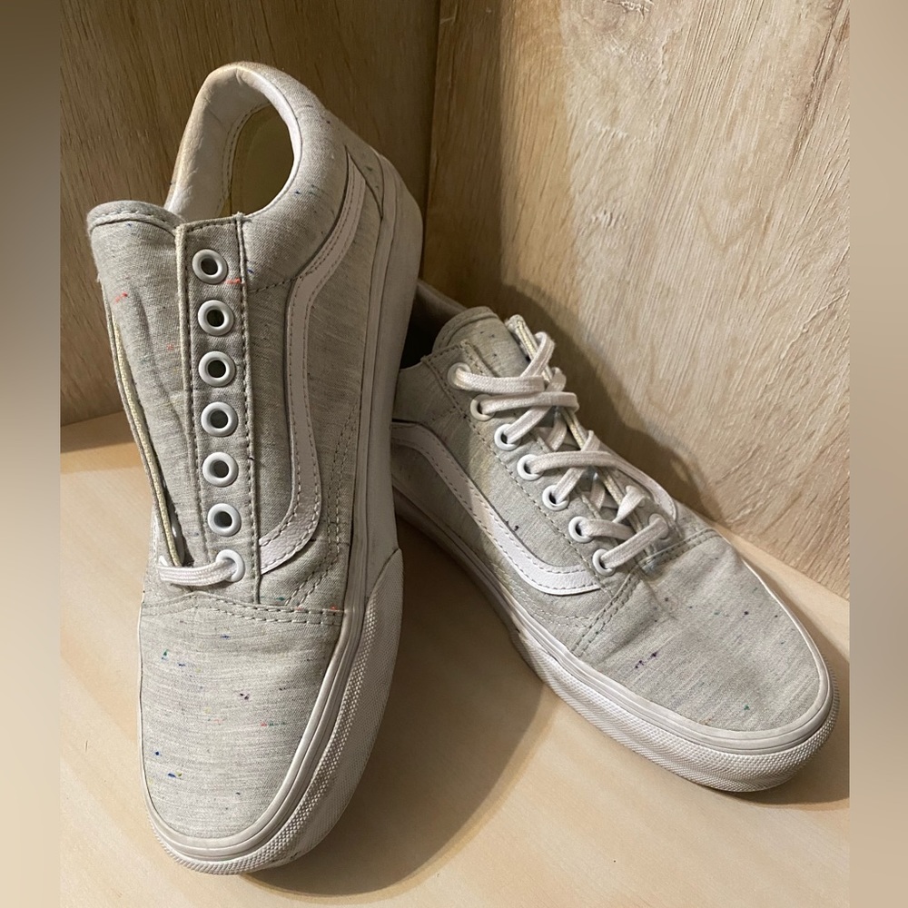 Vans classic size 7.5 men / 9 Women
